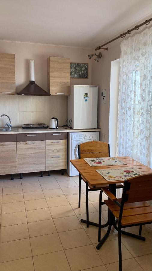 Mini-Hotel Luch Odessa Buitenkant foto